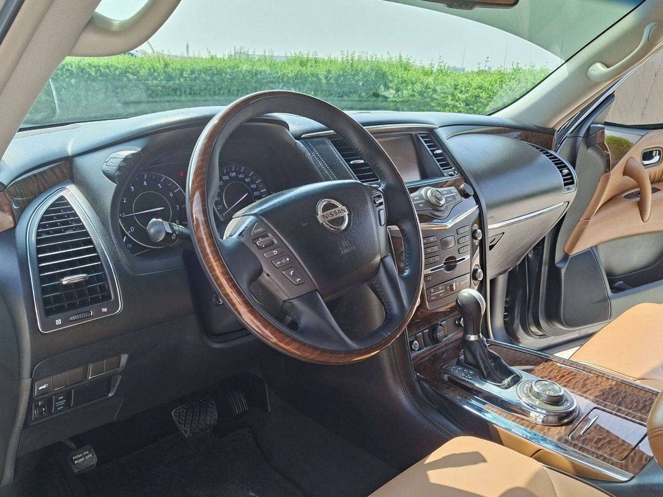 Nissan Patrol LE PLATINUM Nissan patrol model 2015 full option