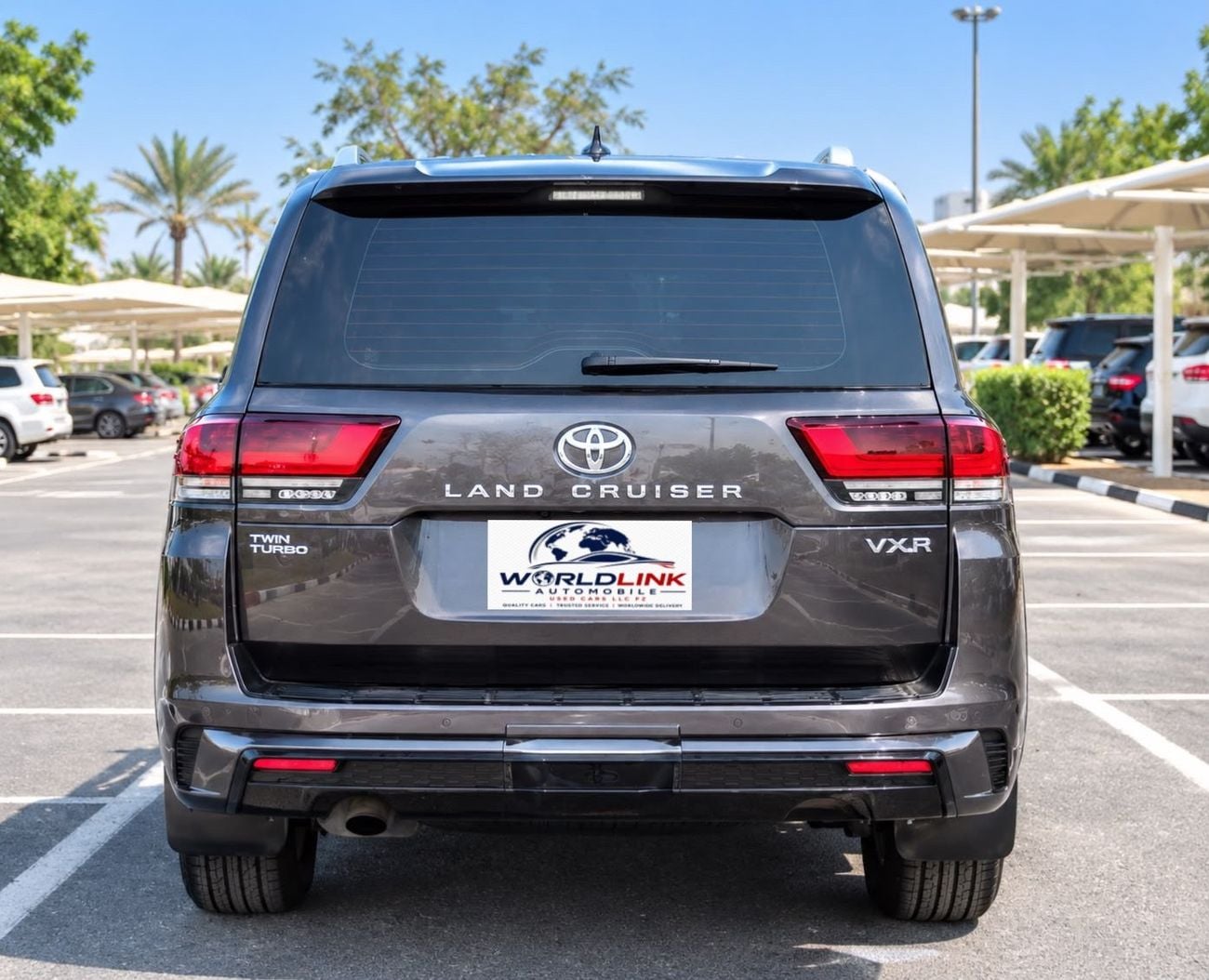 تويوتا لاند كروزر VXR