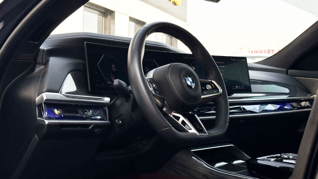 بي أم دبليو 740i إم سبورت 2023 GCC Agency Warranty Full Service History 3.0L Twin Turbo V6