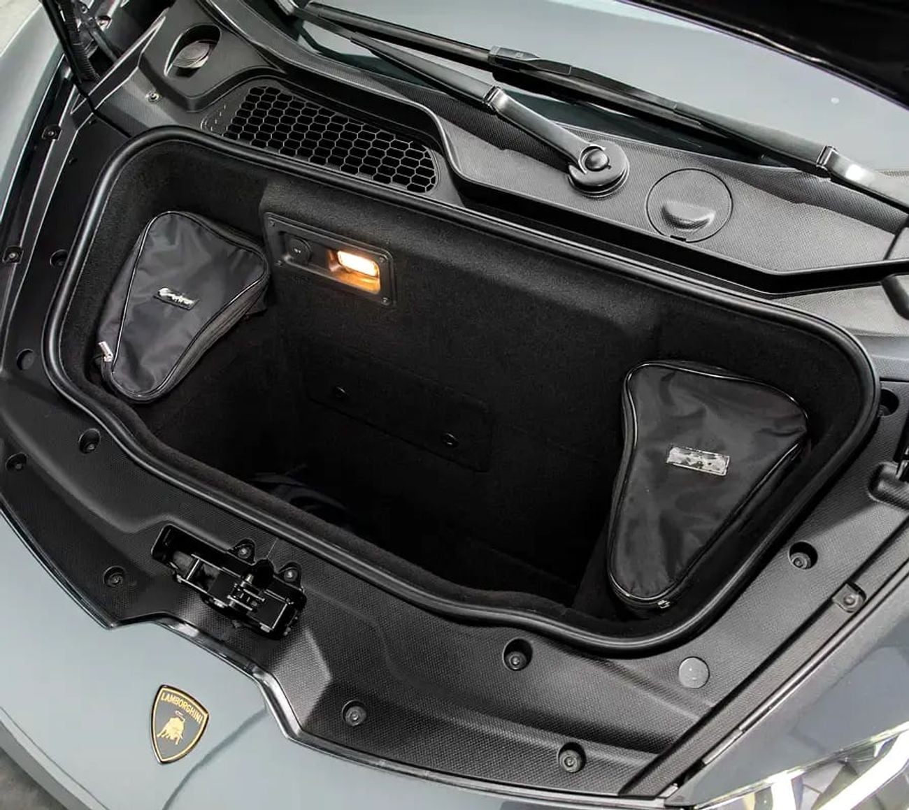 Lamborghini Huracan LP610-4 LP 610-4 • AWD 5.2 V10 • GCC Specs • Full History • Only 38KM