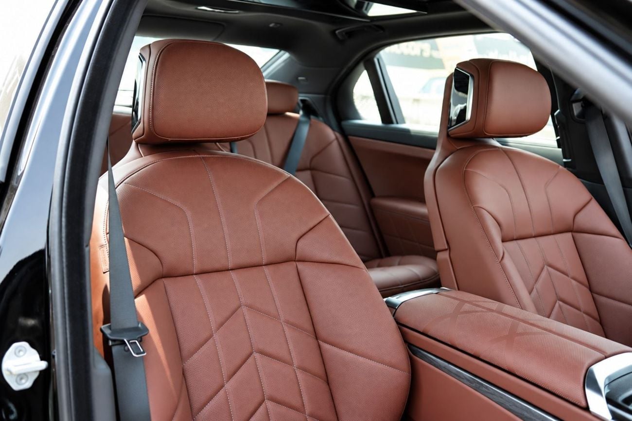بي أم دبليو 735i STANDARD