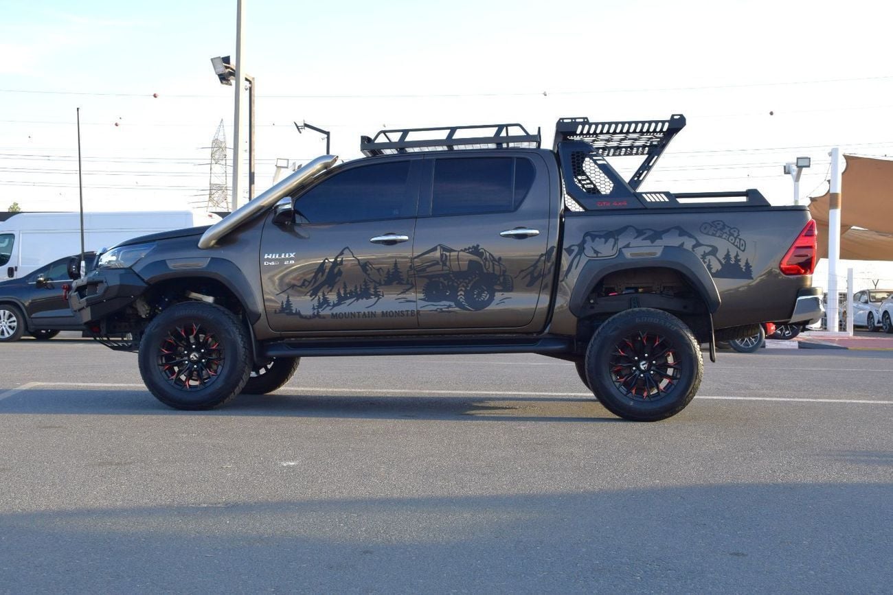 تويوتا هيلوكس 4X4 (2.8L) DIESEL RIGHT HAND