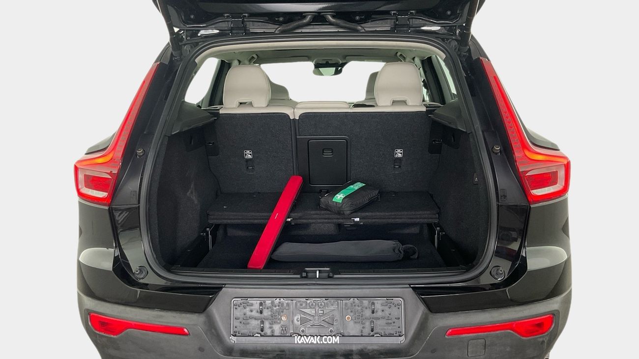 Volvo XC40 MOMENTUM | Guaranteed Warranty | 0 Down Payment