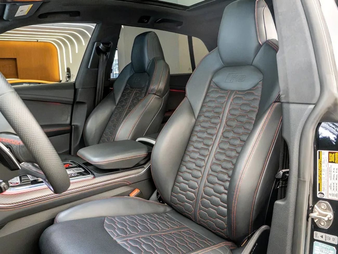 أودي RSQ8 RSQ8 BLACK WITH WARRANTY