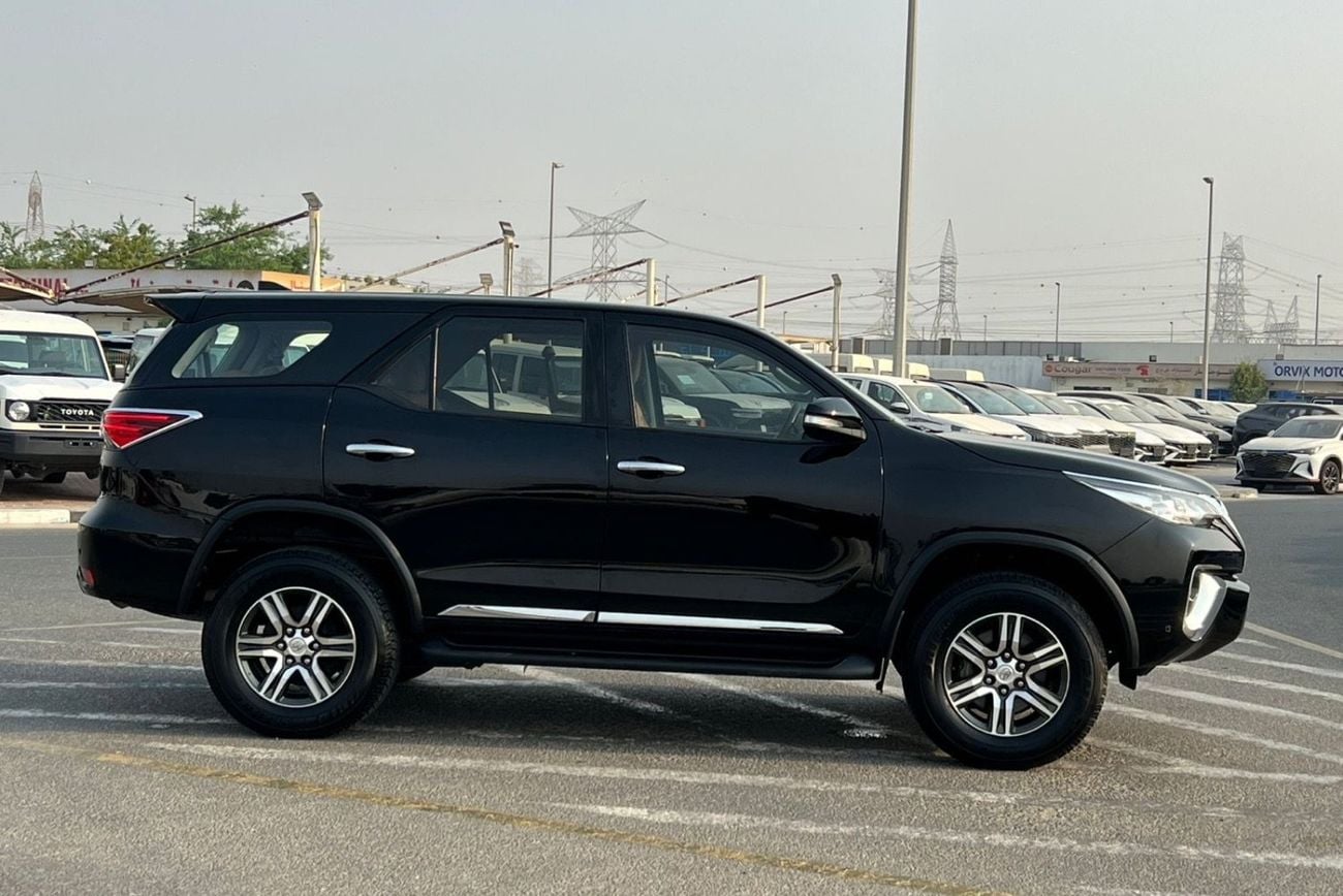 Toyota Fortuner EXR 2016 Toyota Fortuner EXR 2.7L V4 - AWD 4x4 - Rear Sensor -