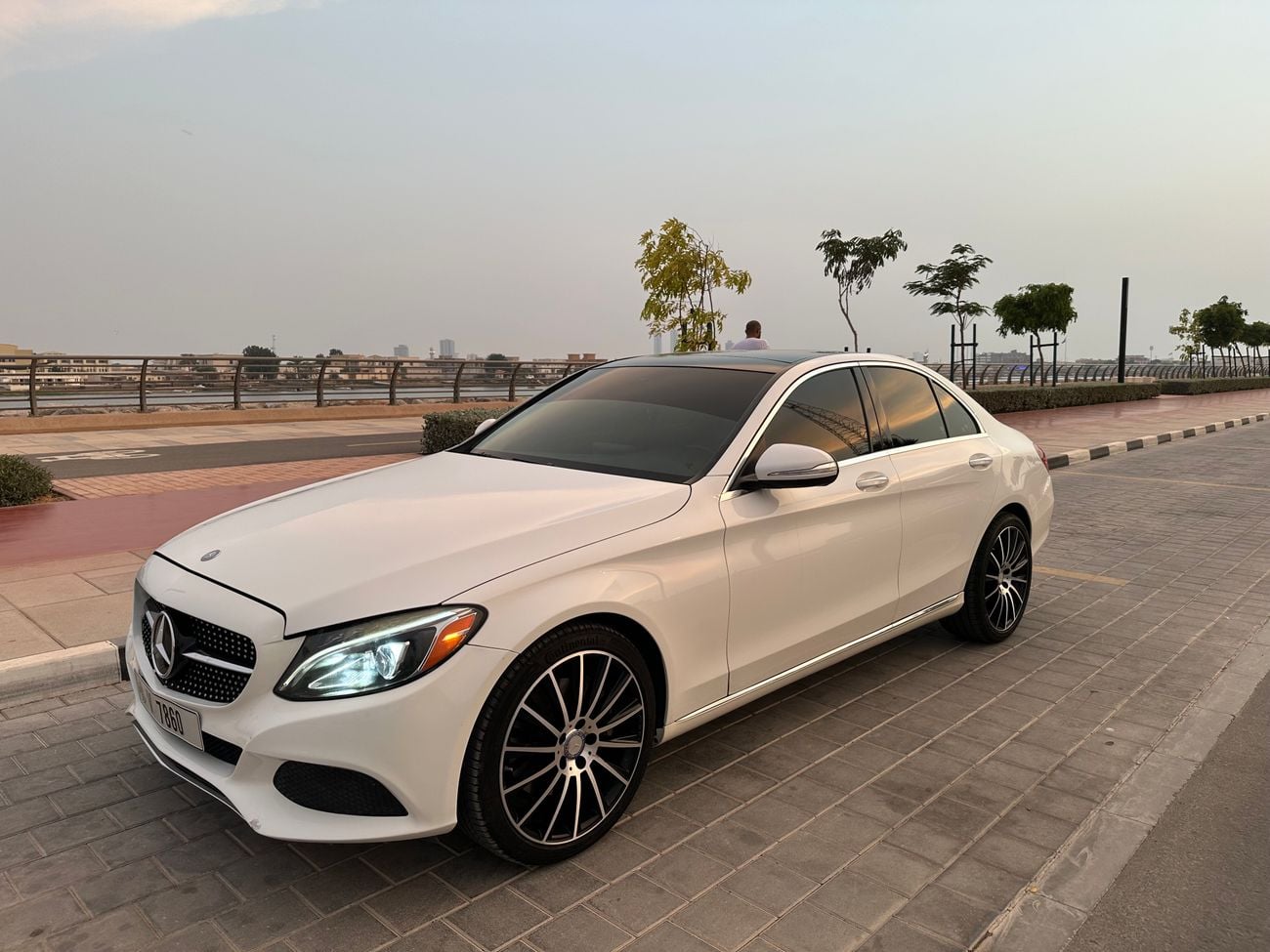 Mercedes Benz C300 STANDARD