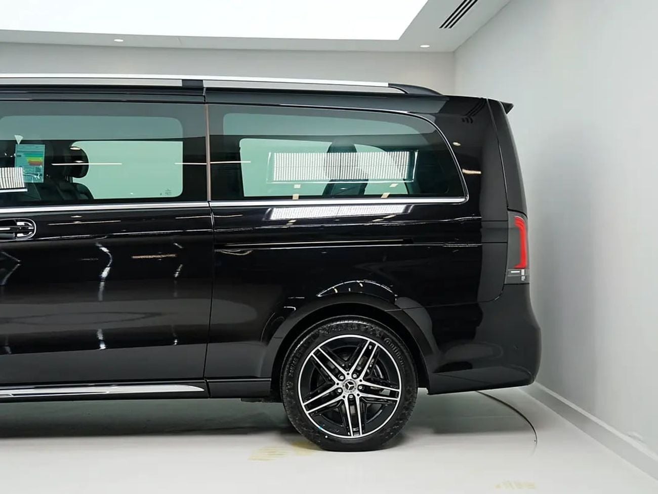 مرسيدس بنز V 300 AVANTGARDE Dealer WARRANTY | GCC SPECS | V300 AMG Line