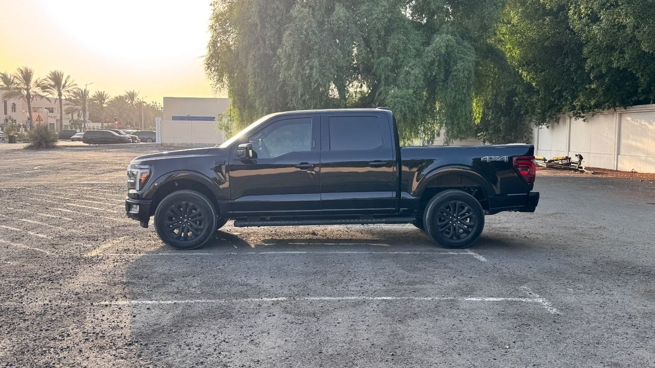 Ford F-150 LARIAT CREW CAB
