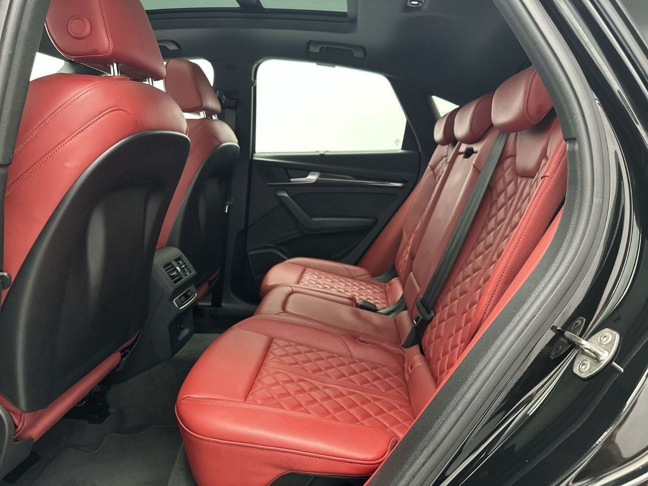 أودي SQ5 TFSI SPORTBACK quattro 3.0L 354hp (Ref# 64646)