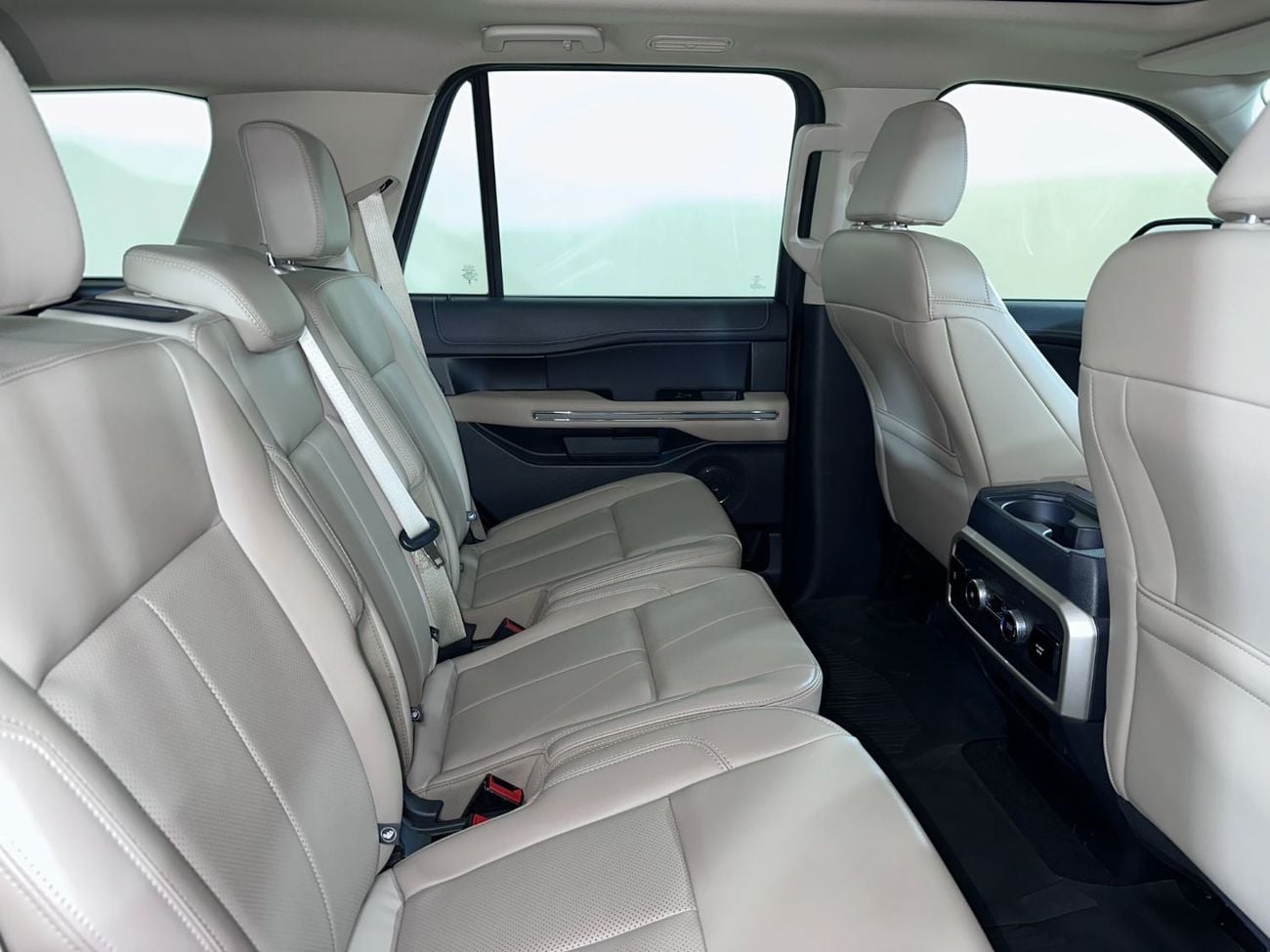 Ford Expedition XLT XT224 / AL TAYER MOTORS/AL QOUZ SHOWROOM