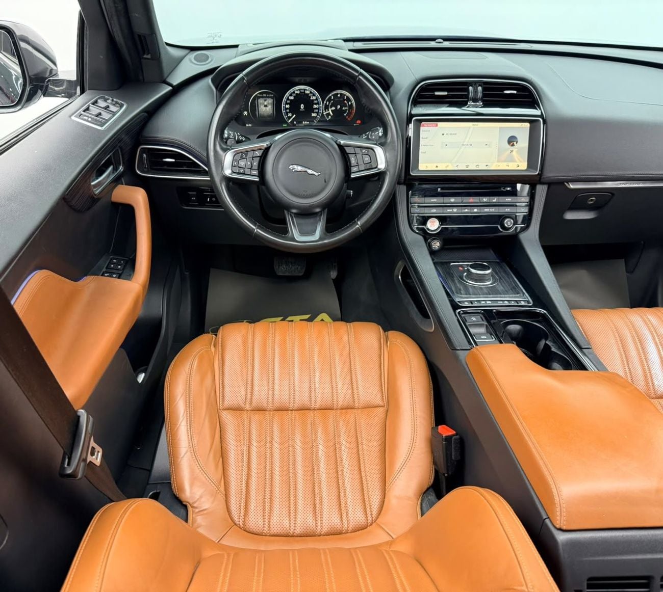 جاكوار F بيس PRESTIGE جاكوار F-Pace 25T موديل 2018، سجل صيانة كامل، كاملة المواصفات، بحالة ممتازة، خليجية