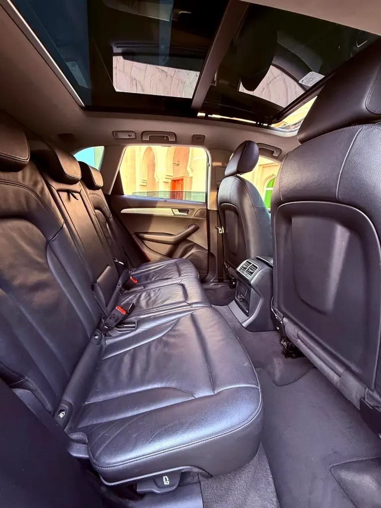 Audi Q5 أودي خليجي موديل فل اوبشن بحالة ممتازة