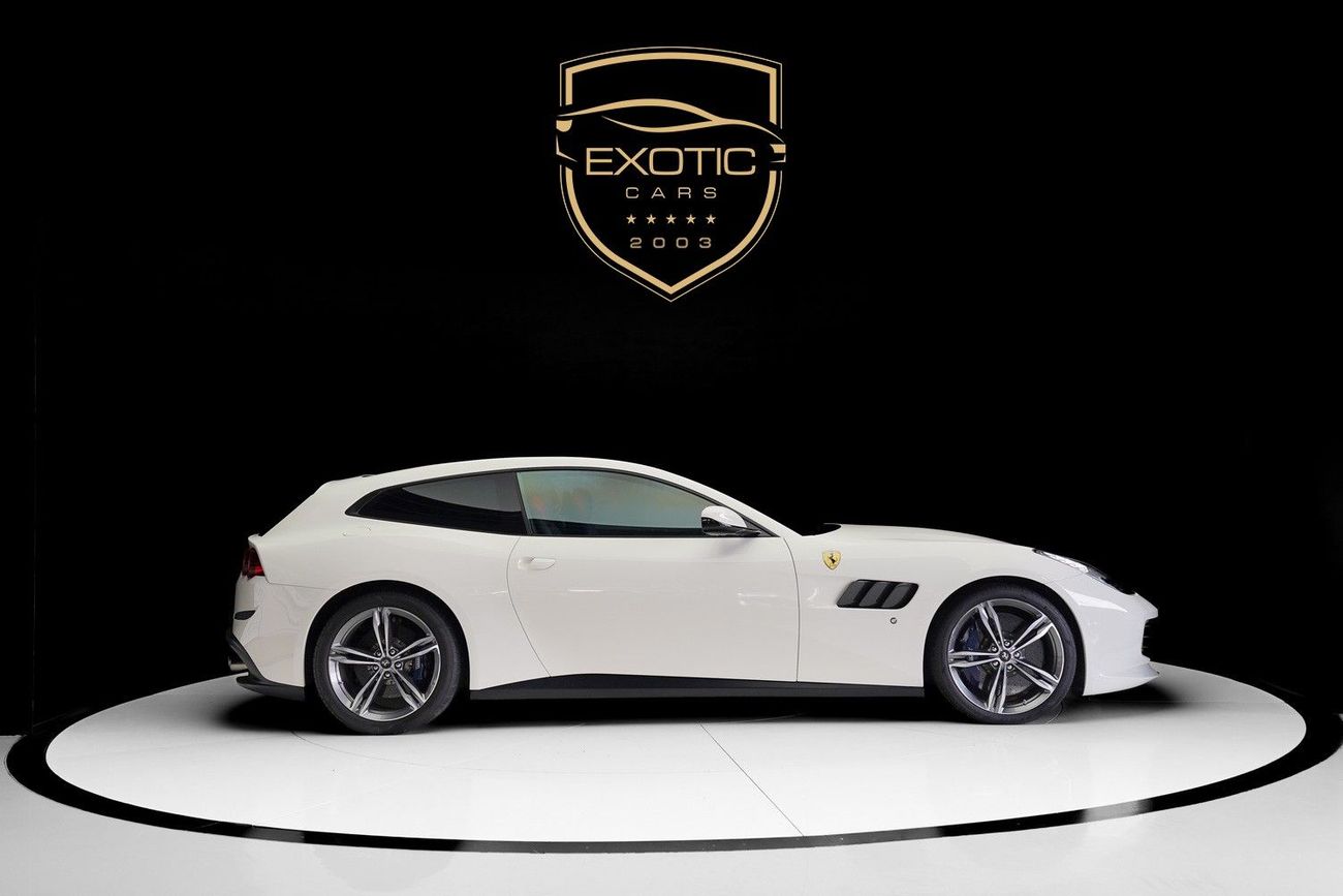 فيراري جي تي سي 4 لوسو LUSSO