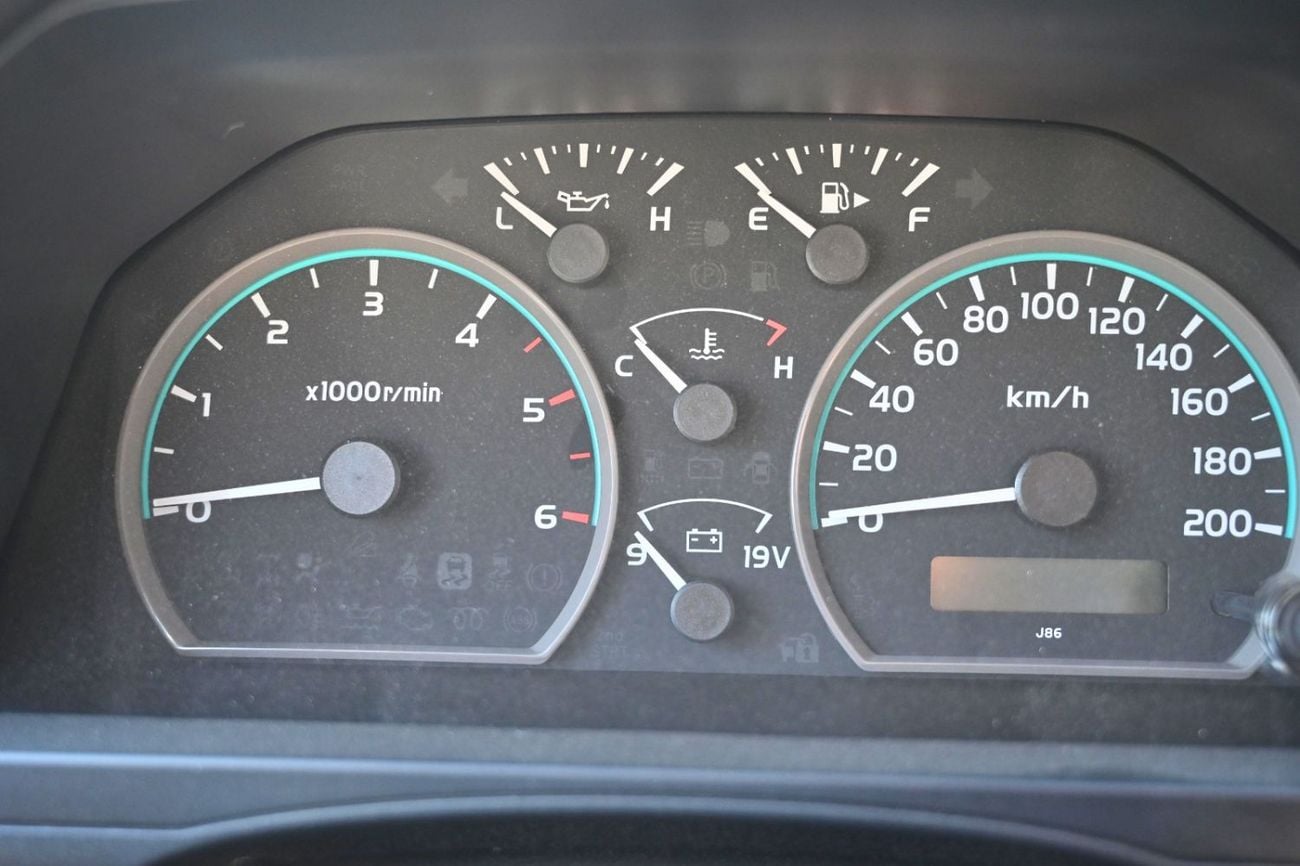 Toyota Land Cruiser 70 LC76 2.8L Manual Diesel