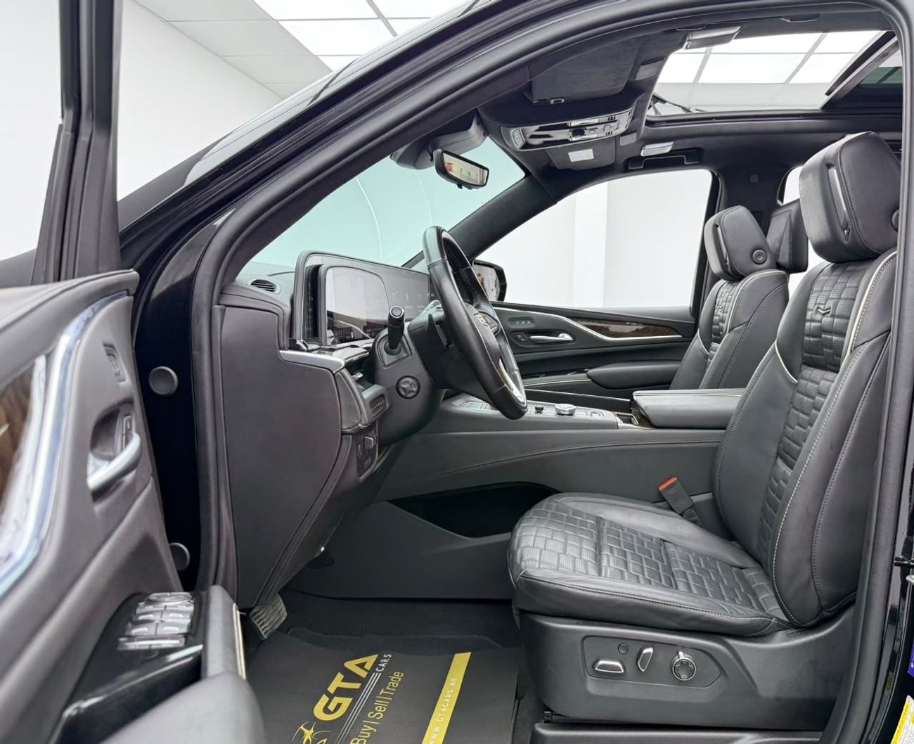 كاديلاك إسكالاد SPORT PLATINUM 2024 Cadillac Escalade Black Edition, 2028 Cadillac Warranty, Pilot Seats, GCC