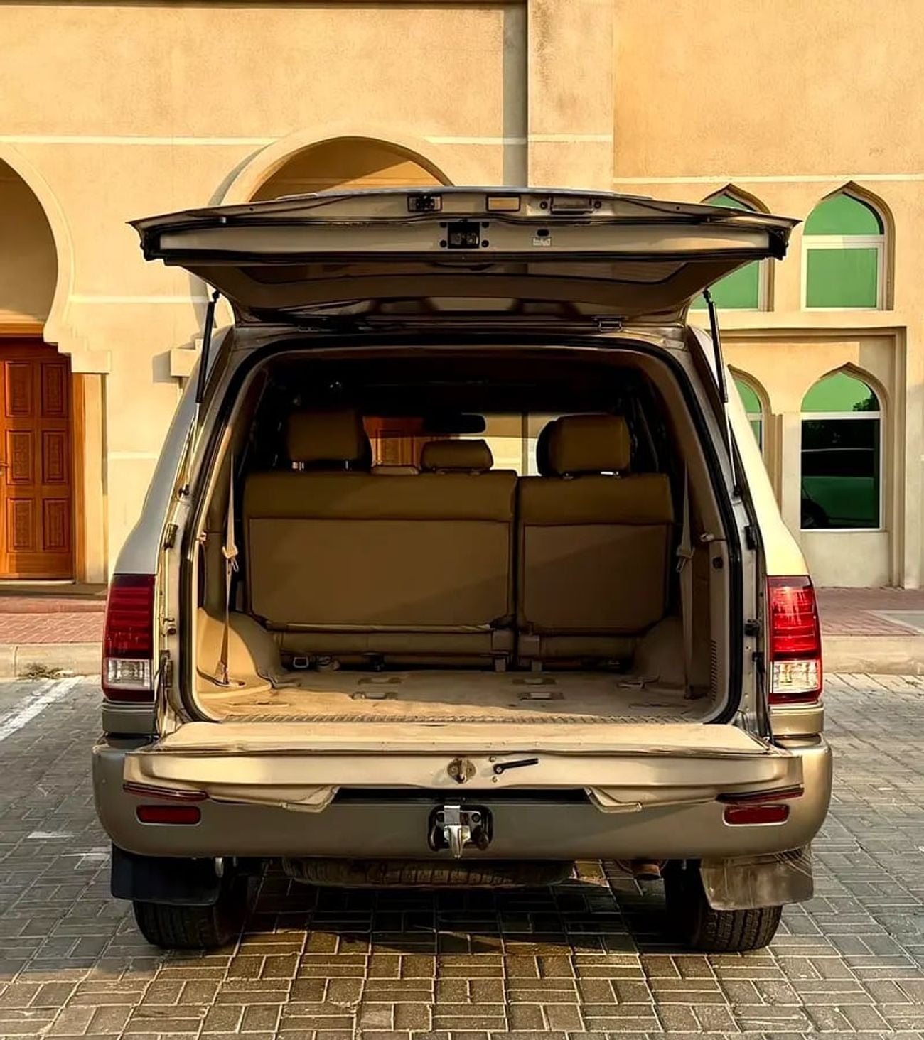 Lexus LX470 لكزس LX470 خليجي LX 470 GCC Specs - Reliable Luxury SUV