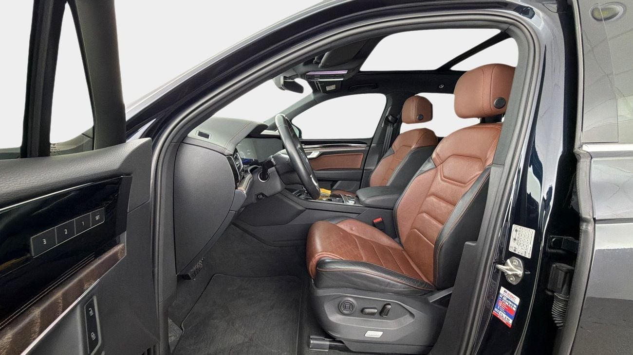 Volkswagen Touareg HIGHLINE | Guaranteed Warranty | 0 Down Payment