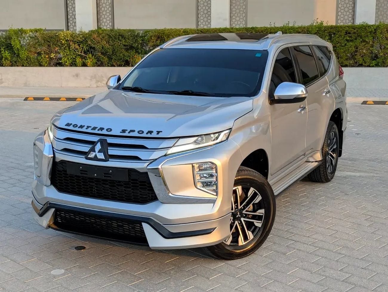 ميتسوبيشي مونتيرو سبورت GLS HIGHLINE