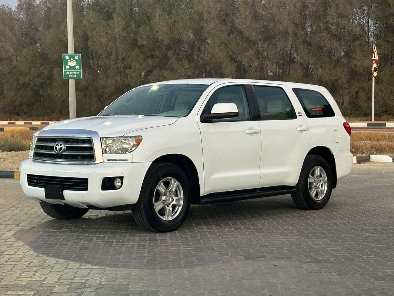 Toyota Sequoia SR5 4X4