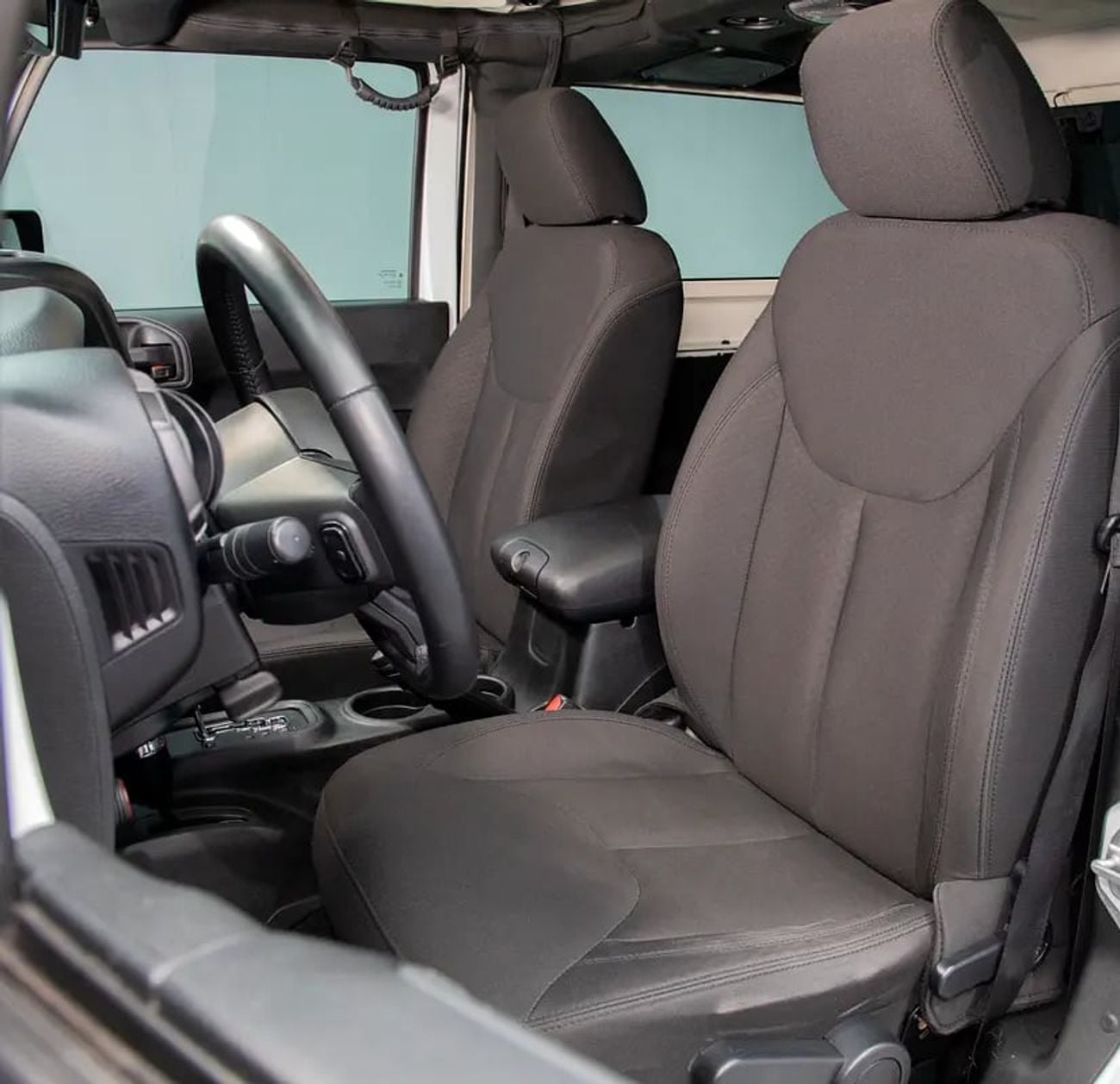 جيب رانجلر سبورت 3DR 4x4 SUV • Full Service History • GCC