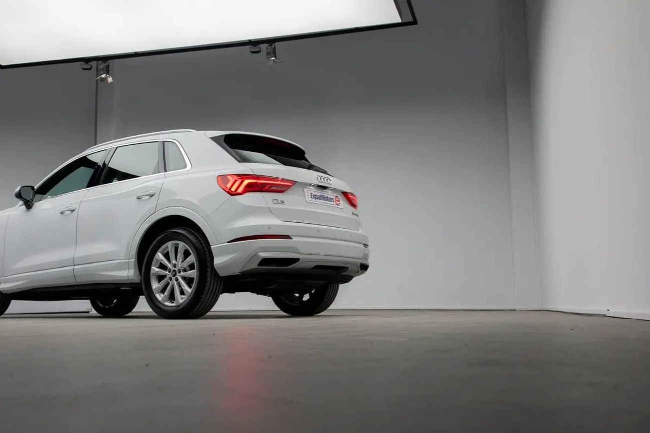 Audi Q3 35 TFSI ADVANCED Full Dealer Service History • GCC