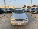 Lincoln Town Car SIGNATURE VERY CLEAN CAR LOW MILEAGE