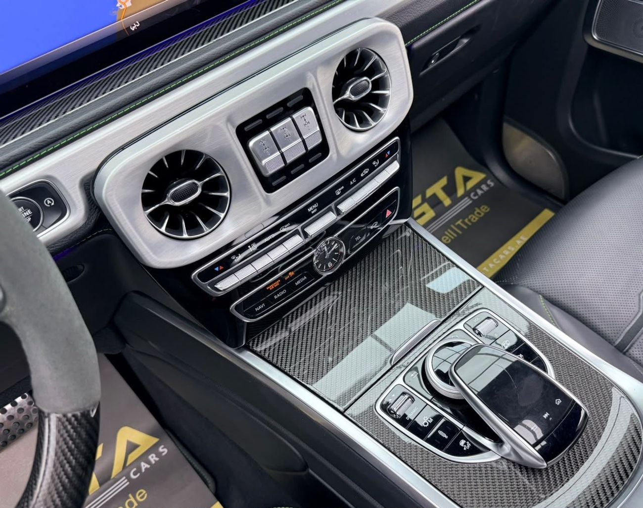 Mercedes Benz G63 AMG STANDARD 2022 Mercedes Benz G63 AMG G Manufaktur, MB Warranty + Service Pack, Carbon Fiber Interior, GCC