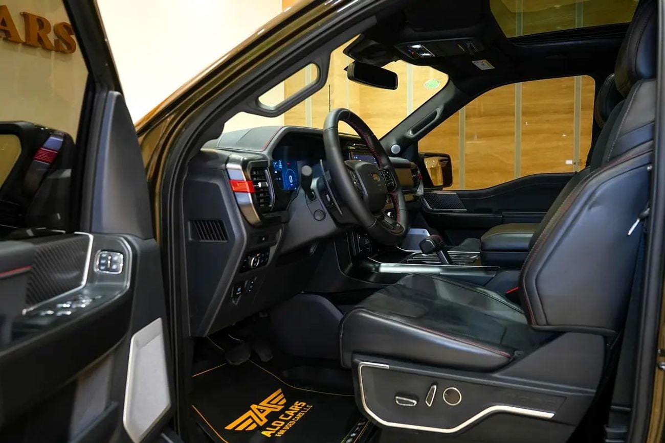 Ford F-150 XLT CREW CAB F150 Raptor / Warranty and Service Contract / Gcc Specs