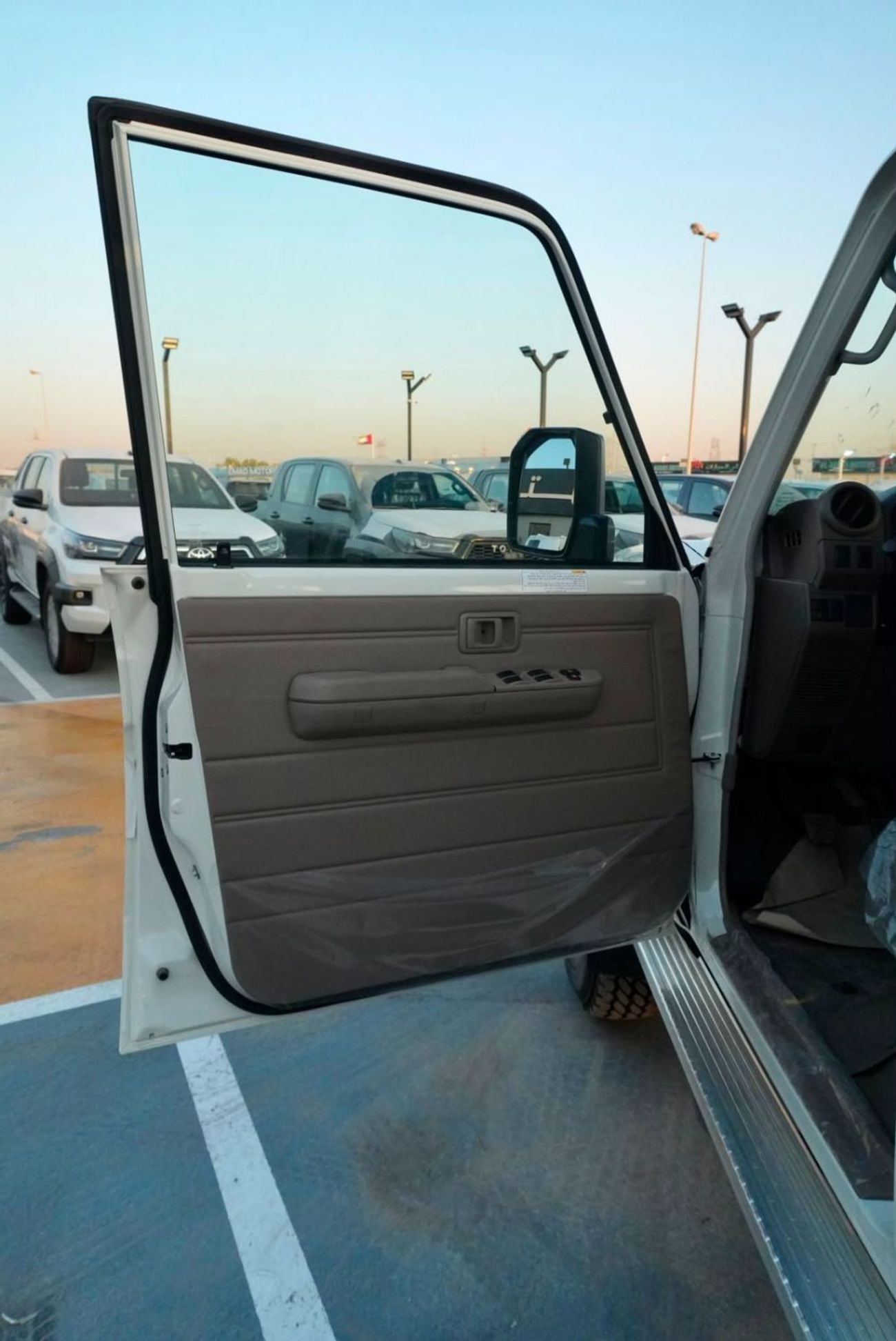 Toyota Land Cruiser Pick Up lc 79 2.8L LAND CRUISER PICKUP , MANUAL DIESEL - 2026