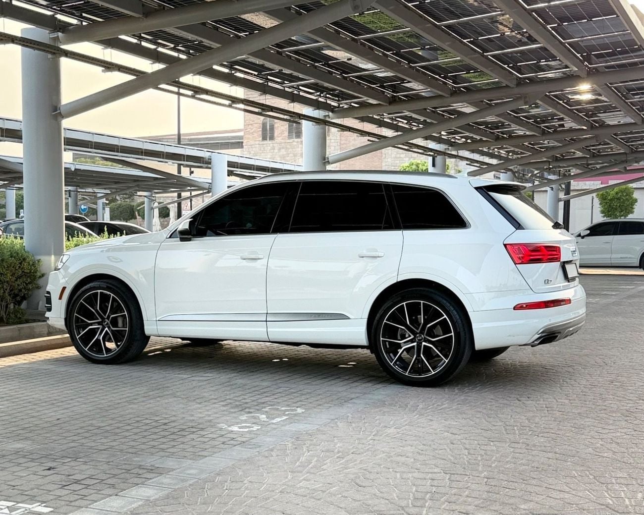 Audi Q7 3.0L Premium Plus 6Cyl Automatic Petrol SUV/Crossover Quattro All Wheel Drive 7Seats 5 Door 3.0L | Original paint | No accident | USA spec