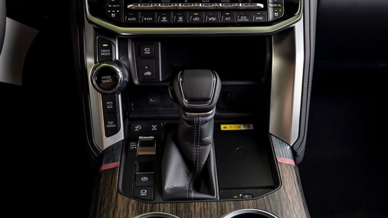 تويوتا لاند كروزر VXR LAND CRUISER VXR 3.3L DIESEL FULL OPTION 2025