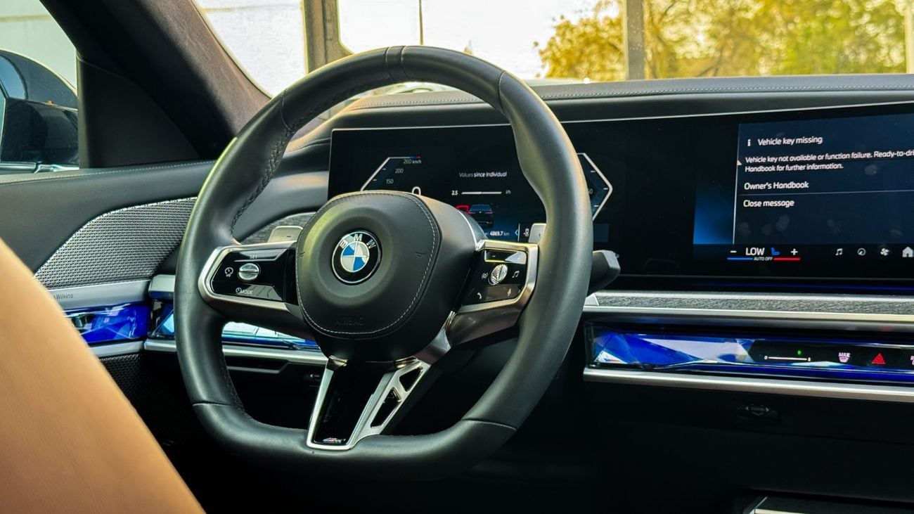 بي أم دبليو 740i إم سبورت 2023 GCC Agency Warranty Full Service History 3.0L Twin Turbo V6