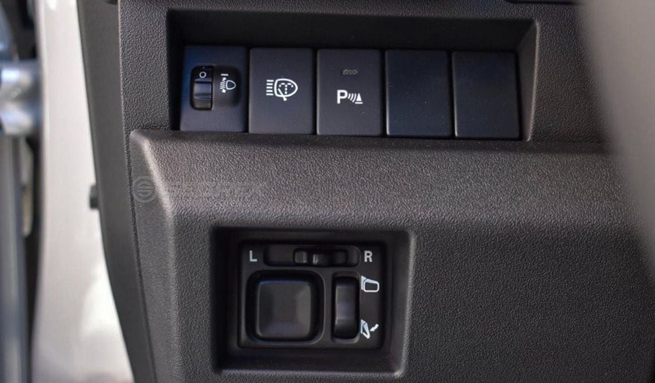 سوزوكي جيمني GLX . 1.5L . Petrol . 4WD . 4AT . 5 Seats . 5 Doors . Non-GCC موديل 2026. للتصدير
