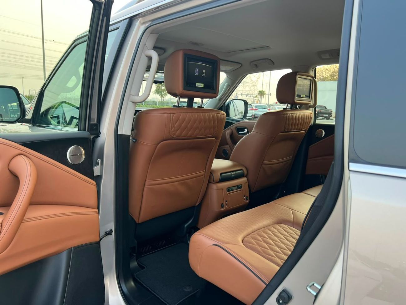 إنفينيتي QX80 LUXURY PROACTIVE