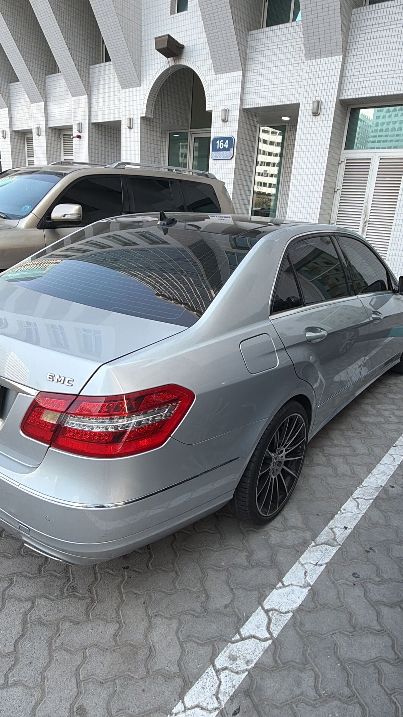 Mercedes Benz E300 ELEGANCE