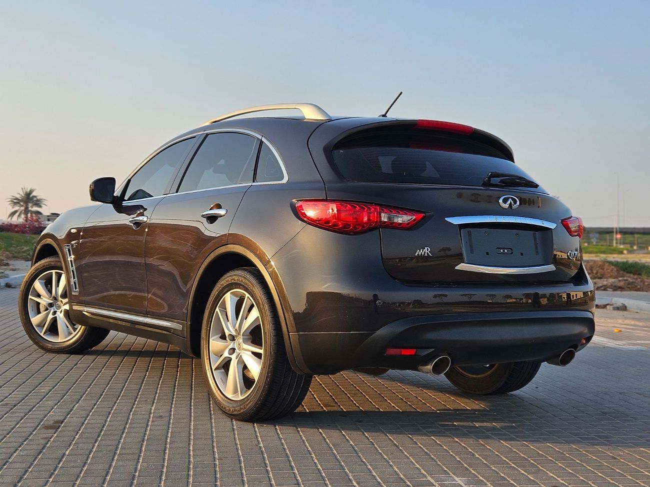 إنفينيتي QX70 إكسيلنس
