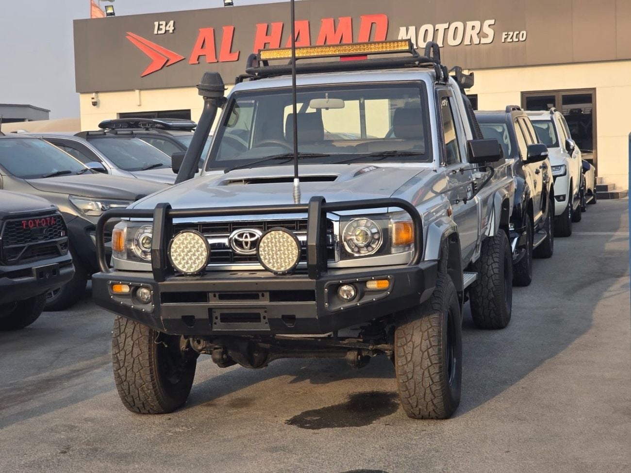Toyota Land Cruiser Pick Up LX AC PWR OPT