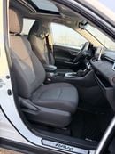 Toyota RAV4 XLE HEV Hybrid XLE Full option