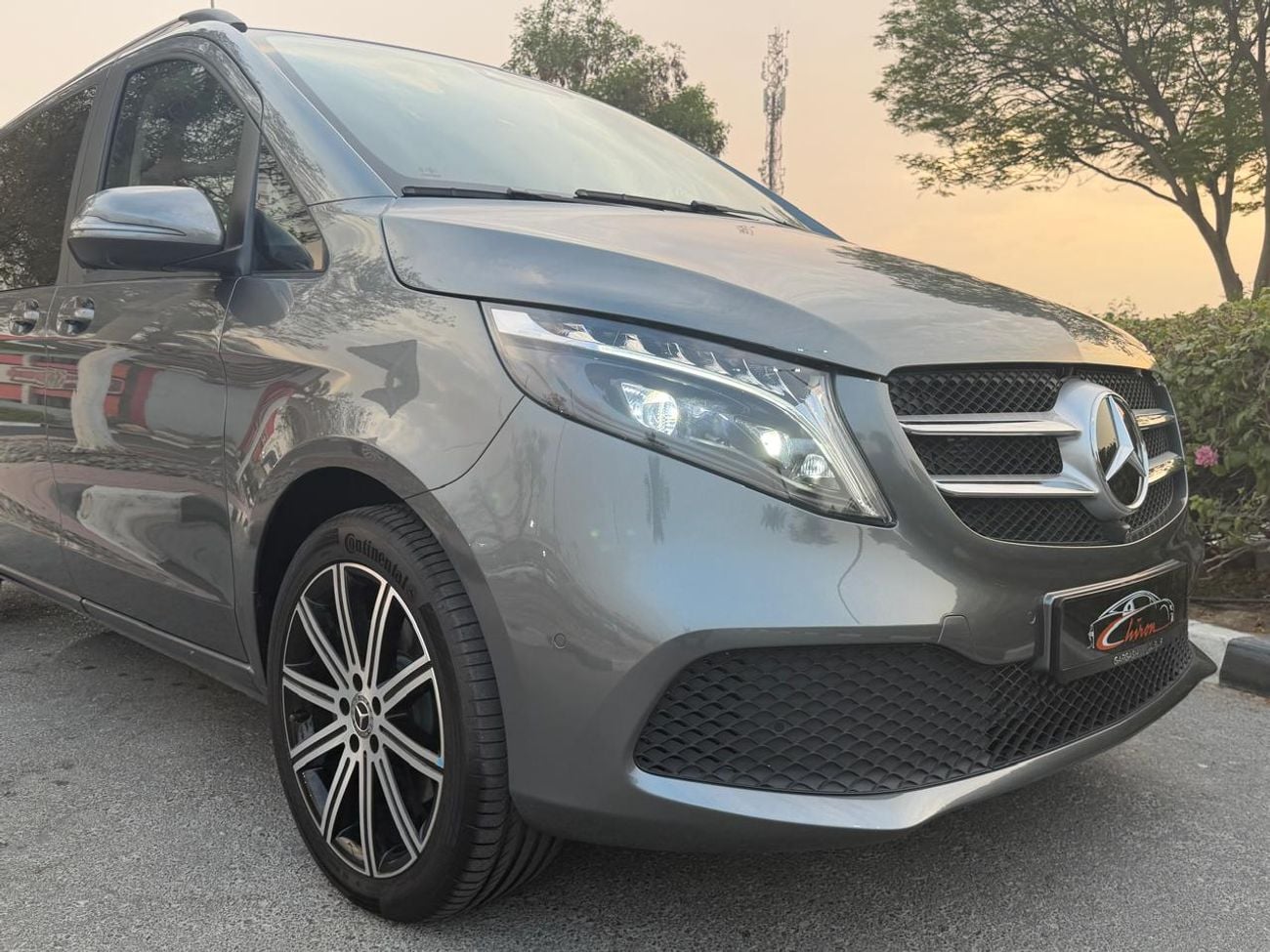 مرسيدس بنز V 250 AVANTGARDE/E MERCEDES BENZ V250 2023 GCC WITH SERVICE CONTRACT IN LOW MILEAGE FULL SERVICE HISTORY TWO KEYS