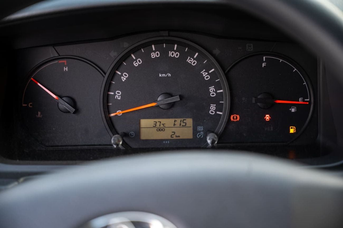 تويوتا هاياس STD 2.7 PETROL V4 REAR WHEEL DRIVE 5 DOOR 13 SEATERS