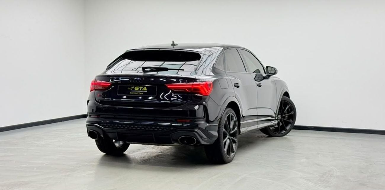 أودي RSQ3 ستاندارد أودي RSQ3 بلاك إيديشن 2022، مع ضمان، وسجل صيانة كامل لدى أودي، ومقصورة داخلية من ألياف الكربون، وبلد