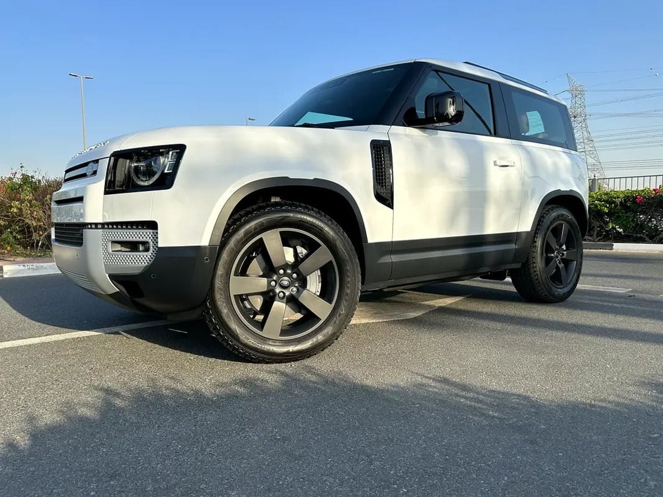 Land Rover Defender 90 HSE - GCC Specs - Pristine Condition