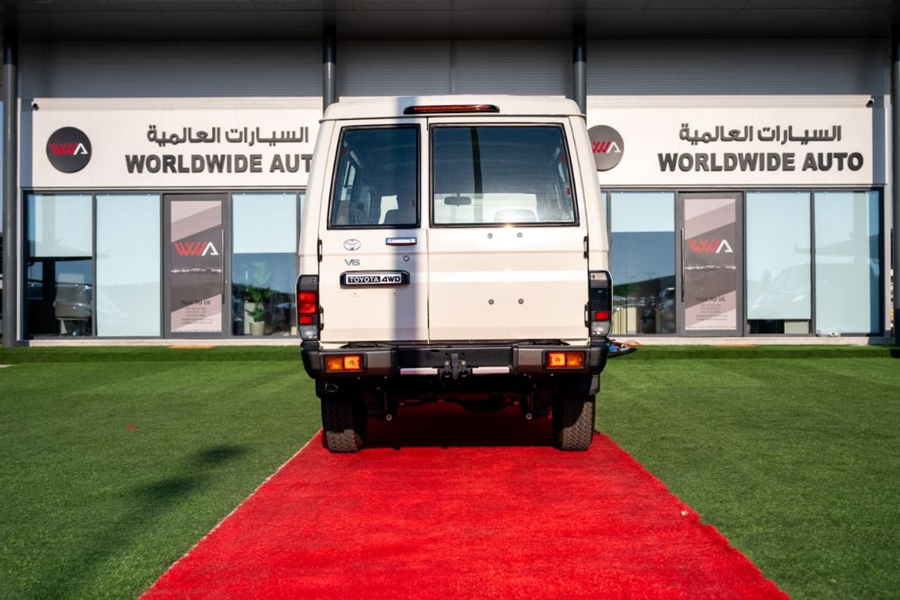 Toyota Land Cruiser 70 LC 78 HARDTOP 4.0L MT