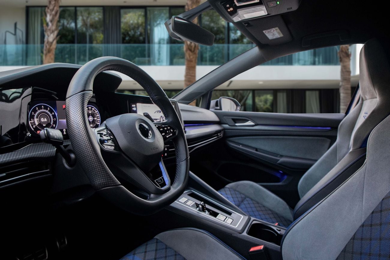 فولكس واجن جولف R Golf R | 2,448 P.M | 0% Downpayment | UNDER WARRANTY