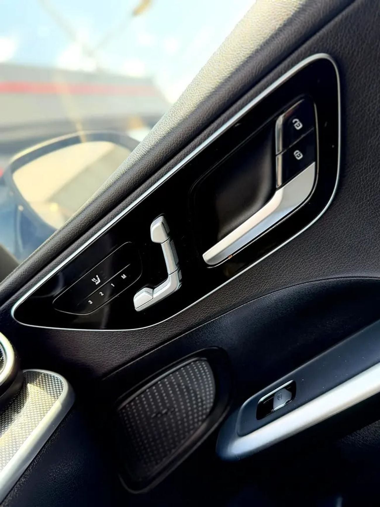 مرسيدس بنز C 300 AMG American Specs - Excellent Condition!