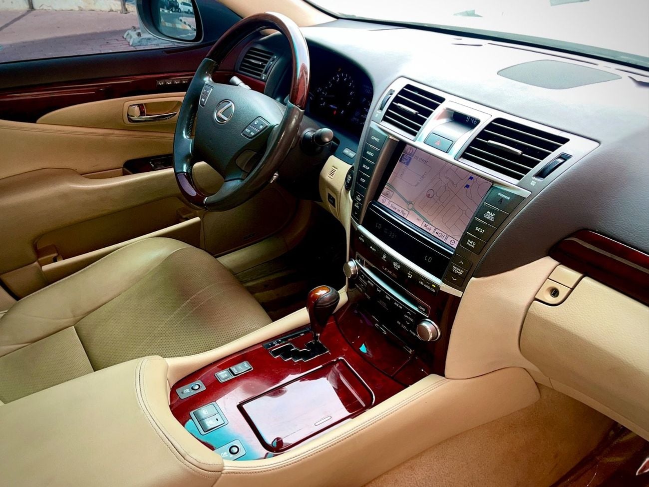 Lexus LS460 PLATINUM LWB 4ST