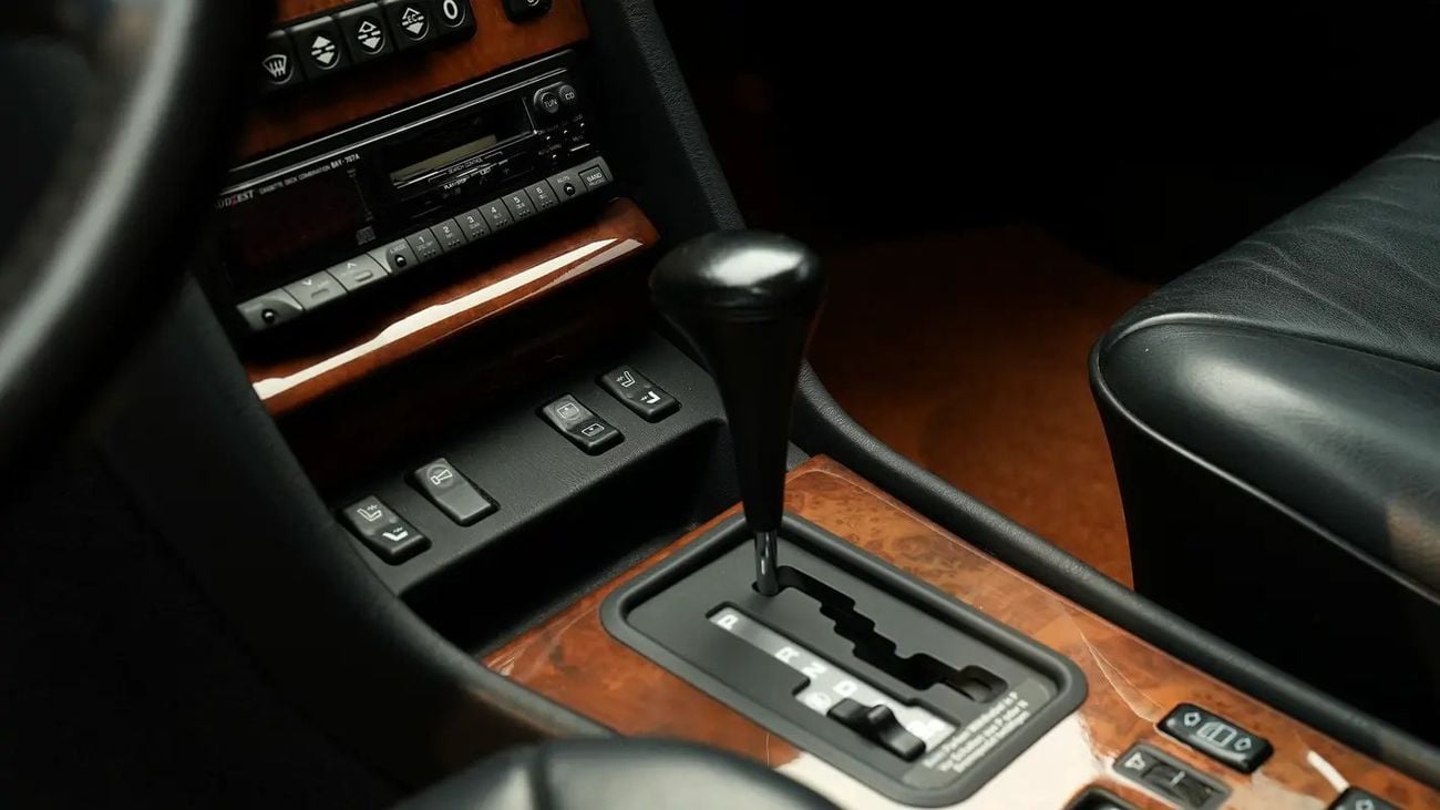 Mercedes Benz 560 560 SEL