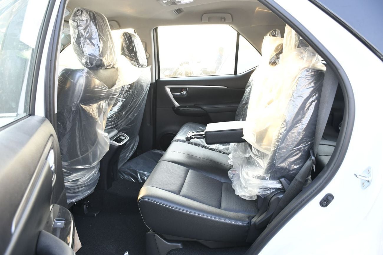 Toyota Fortuner SR5 4.0L V6 inside Black Full option