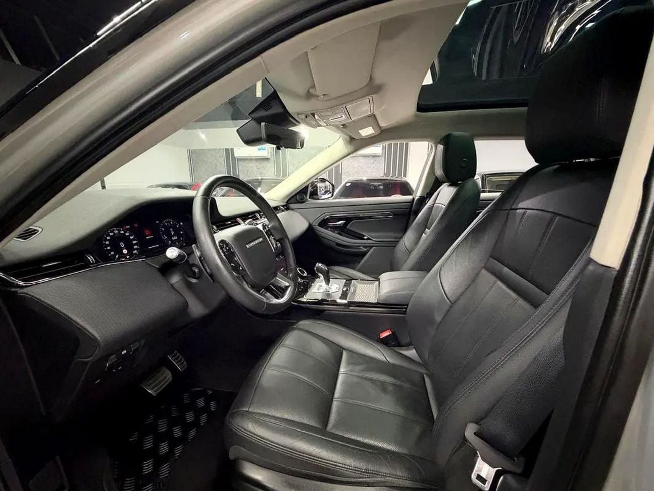 Land Rover Range Rover Evoque R-DYNAMIC HSE P300