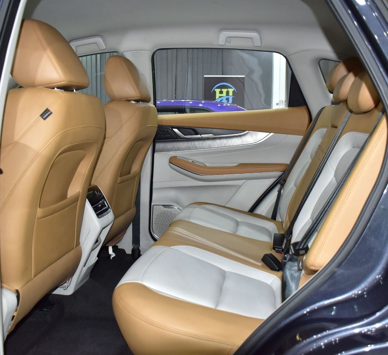 Exeed LX EXCELLENT DEAL for our Exeed LX 230T ( 2024 Model ) in Dark Blue Color GCC Specs